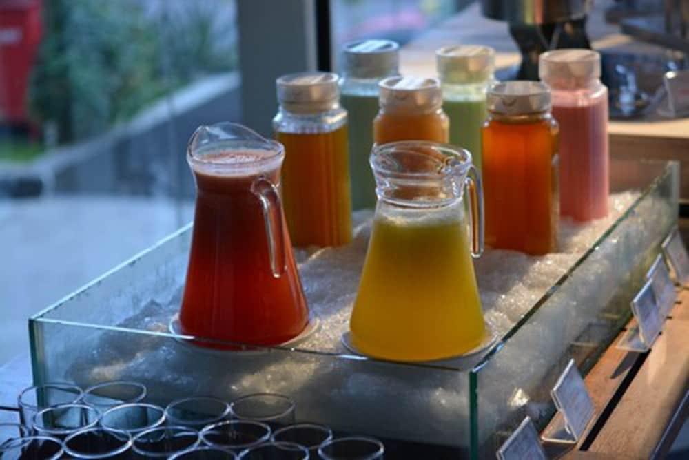 Luminor Hotel Jemursari By Wh With The Best Breakfast In Town And Located Near Surabaya Industrial Estate Rungkut Sier Exterior photo